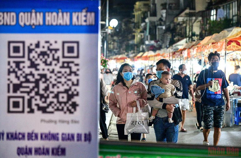 Hà Nội chính thức mở lại phố đi bộ hồ Gươm từ 18/3 -0