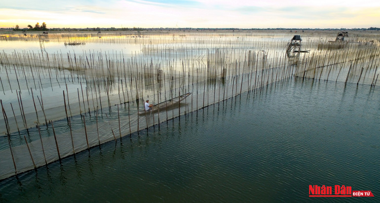 Hoàng hôn tuyệt đẹp trên phá Tam Giang -0