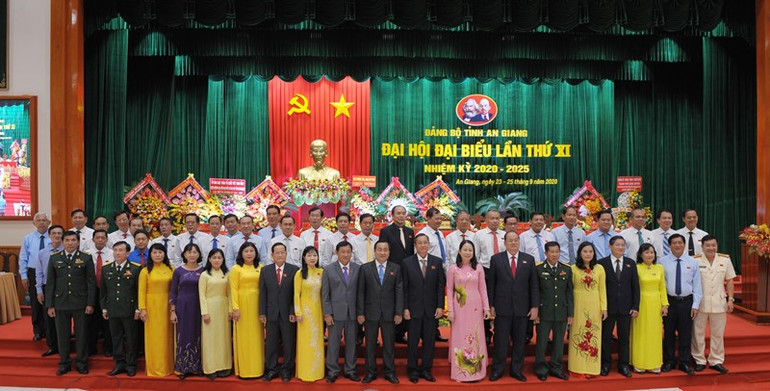 Ban Chấp hành Đảng bộ tỉnh An Giang lần thứ 11, nhiệm kỳ 2020-2025 ra mắt Đại hội. Xây dựng An Giang ngày càng văn minh, giàu đẹp -0