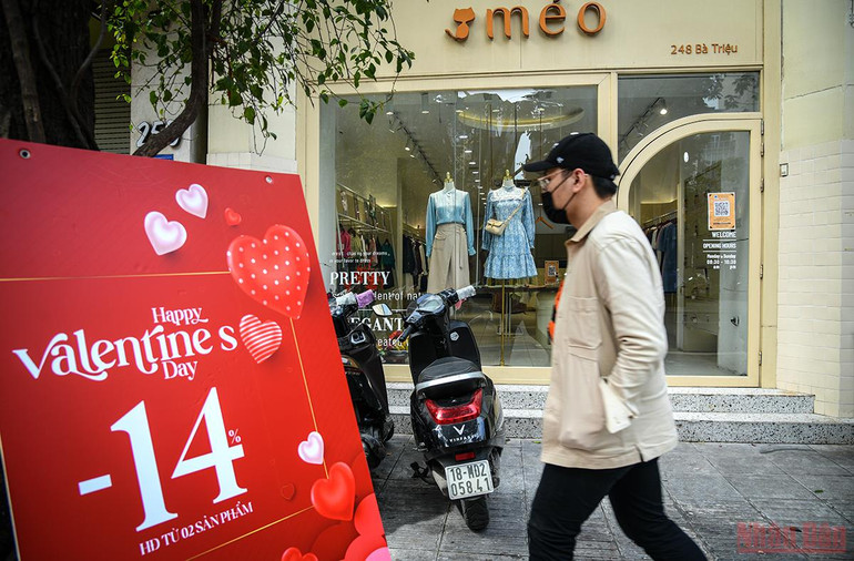 Thị trường quà tặng Valentine 2022: Đa dạng sản phẩm, mua sắm online lên ngôi -0