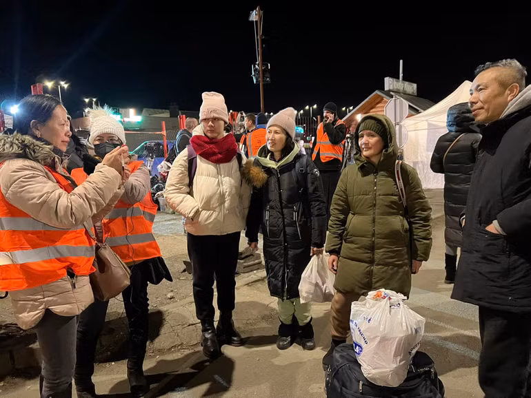 Tình nguyện viên ở biên giới Ukraine: “Vì chúng ta là đồng bào” -0