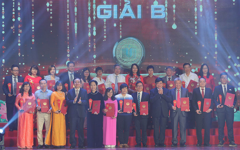 Sách về lịch sử, y học và sách của nhà thơ Quang Dũng giành Giải thưởng Sách Quốc gia lần thứ ba -0