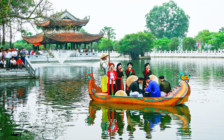 Các liền anh, liền chị trong làn điệu Quan họ Bắc Ninh. (Ảnh: Bộ Văn hóa, Thể thao và Du lịch) The New York Times: Đồng bằng sông Hồng trong danh sách 52 điểm đến năm 2022 -0