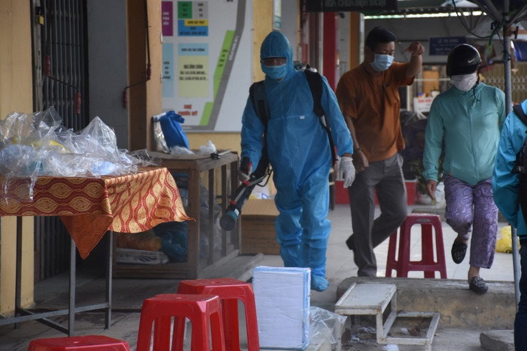 Đà Nẵng xét nghiệm Covid-19 cho hơn 500 tiểu thương chợ Phước Mỹ -0