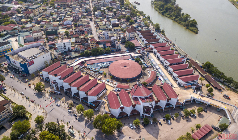 Hoa vẫn nở trên chiến trường năm xưa - Quảng Trị sau 50 năm giải phóng -0