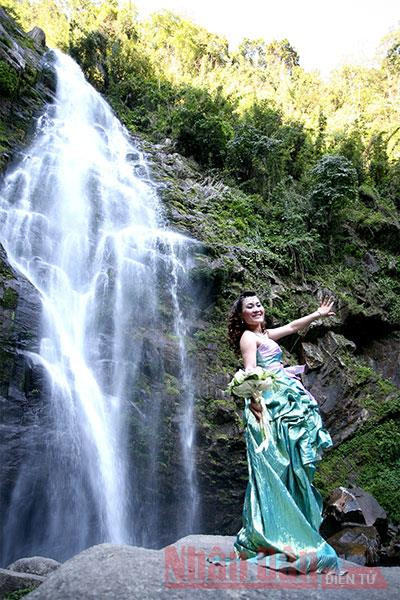 Những thác nước trong xanh - món quà từ mẹ thiên nhiên -0