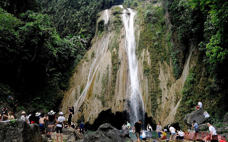 Những thác nước trong xanh - món quà từ mẹ thiên nhiên -0