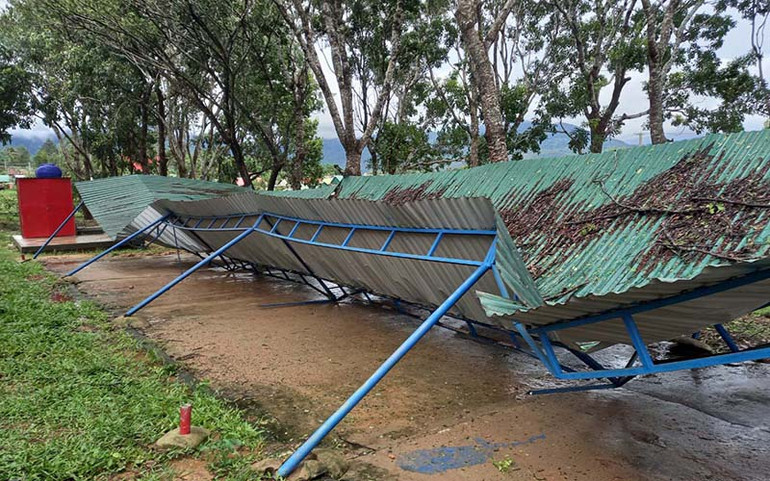 Gia Lai: 1 người chết, nhiều nhà dân bị tốc mái do bão số 5 -0