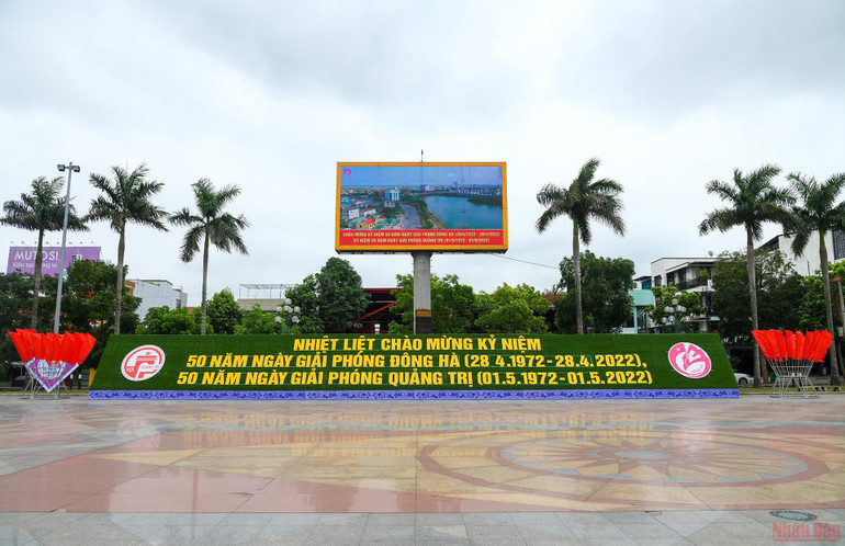 Hoa vẫn nở trên chiến trường năm xưa - Quảng Trị sau 50 năm giải phóng -0