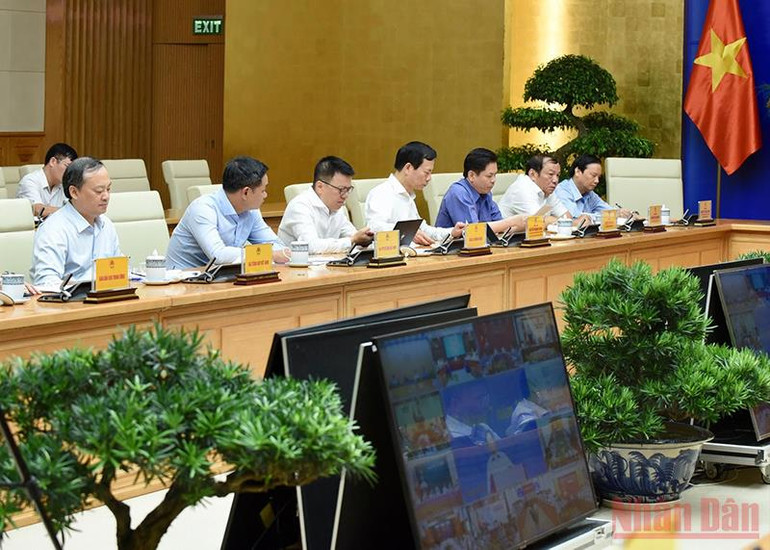Các thành viên Ban Chỉ đạo tham dự Phiên họp lần thứ 15 tại trụ sở Chính phủ. Thủ tướng Phạm Minh Chính, chủ trì Phiên họp lần thứ 15 của Ban Chỉ đạo Quốc gia phòng, chống dịch Covid-19 -0