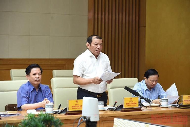 Bộ trưởng Văn hóa-Thể thao và Du lịch Nguyễn Văn Hùng phát biểu. Thủ tướng Phạm Minh Chính, chủ trì Phiên họp lần thứ 15 của Ban Chỉ đạo Quốc gia phòng, chống dịch Covid-19 -0