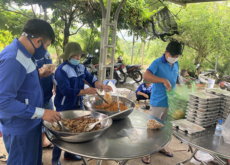 Nhiều doanh nghiệp ở Đồng Nai áp dụng “ba tại chỗ” -0