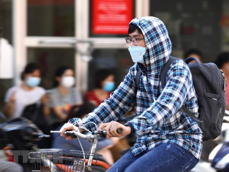 [Photo] Hà Nội trải qua đợt cao điểm nắng nóng, có lúc tới 40 độ C -0