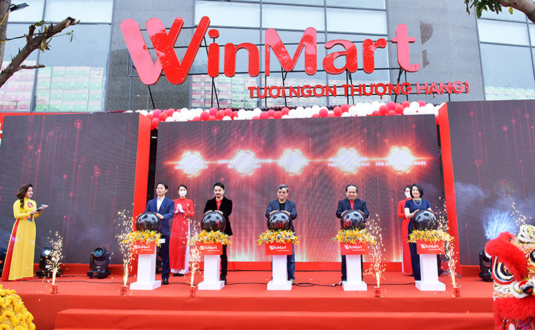 WinCommerce chính thức công bố chuyển đổi thương hiệu Vinmart thành Winmart. Hệ thống bán lẻ lớn nhất Việt Nam chính thức được đổi tên thành WinMart -0