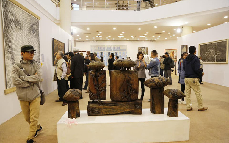 Sự cố xước tranh ở Triển lãm Mỹ thuật Việt Nam 2020: Sẽ phải thay đổi cách tổ chức -0