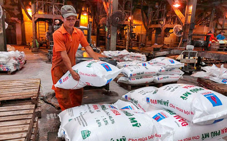 Khẩn trương bình ổn giá phân bón trong nước -0