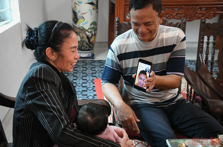 Đồng bào trở về từ Ukraine: Chuyến hồi hương hạnh phúc nhất -0