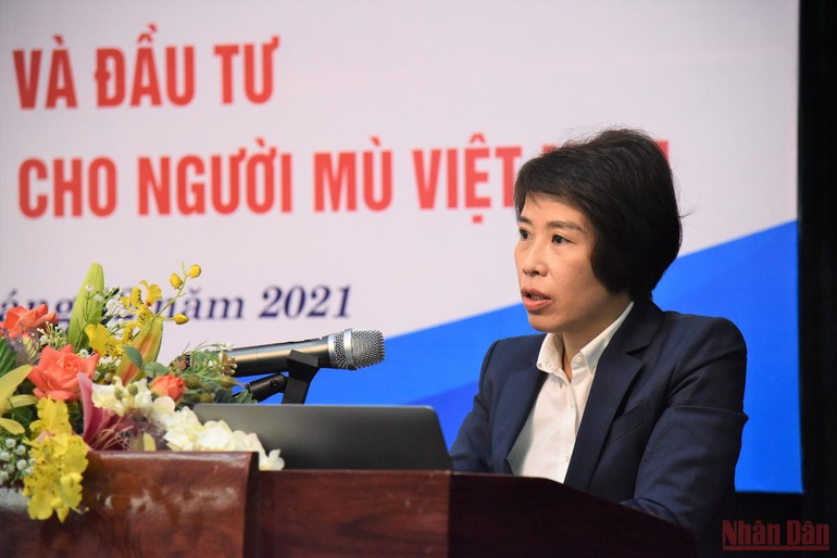 Trao tặng thêm 3.200 “người bạn đồng hành” cho người khiếm thị -0