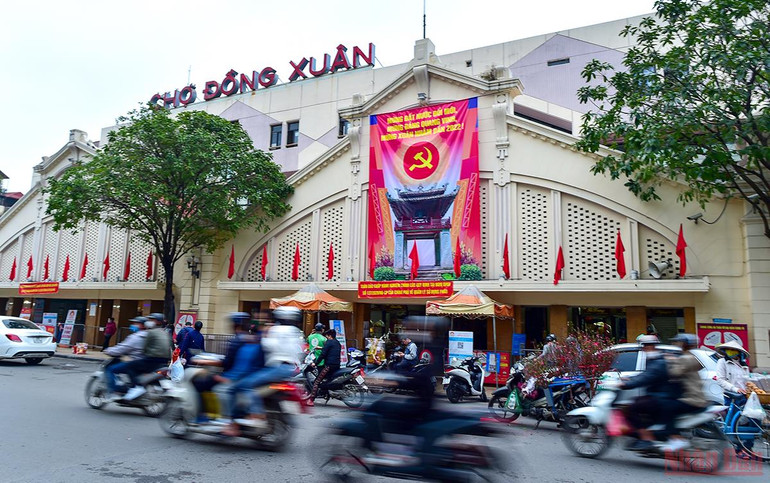 Hà Nội “thay áo mới” rực rỡ đón Xuân Nhâm Dần 2022 -0