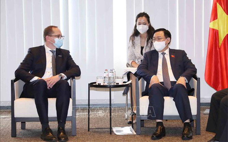 Chủ tịch Quốc hội Việt Nam tiếp đại diện nhiều tập đoàn lớn ở châu Âu -0