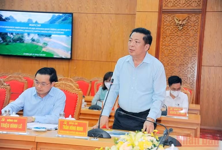 Bộ trưởng Quốc phòng Phan Văn Giang làm việc với lãnh đạo tỉnh Cao Bằng -0