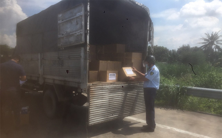 Bắt giữ 3.000 thiết bị đo nồng độ oxy và nhịp tim không rõ xuất xứ tại Hưng Yên -0