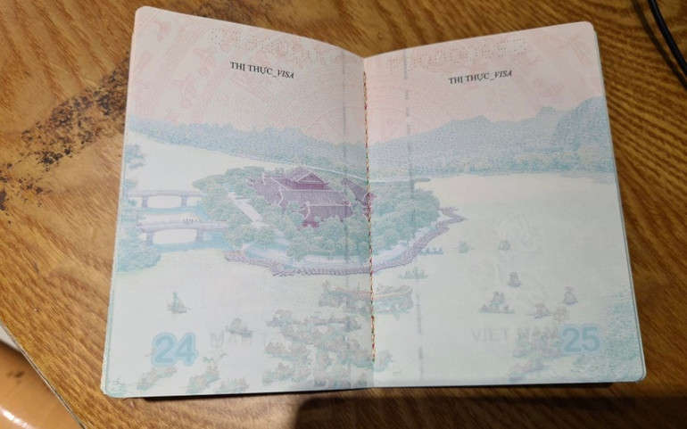 Bộ Công an cấp hộ chiếu phổ thông mẫu mới mang đậm bản sắc Việt Nam -0