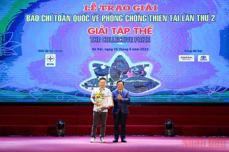 Trao giải Báo chí toàn quốc về Phòng, chống thiên tai lần thứ hai -0