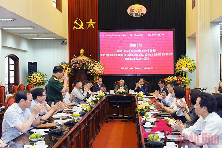 Quang cảnh lễ phát động. Phát động Cuộc thi tác phẩm báo chí về đề tài “Học tập và làm theo tư tưởng, đạo đức, phong cách Hồ Chí Minh” giai đoạn 2022-2025 -0