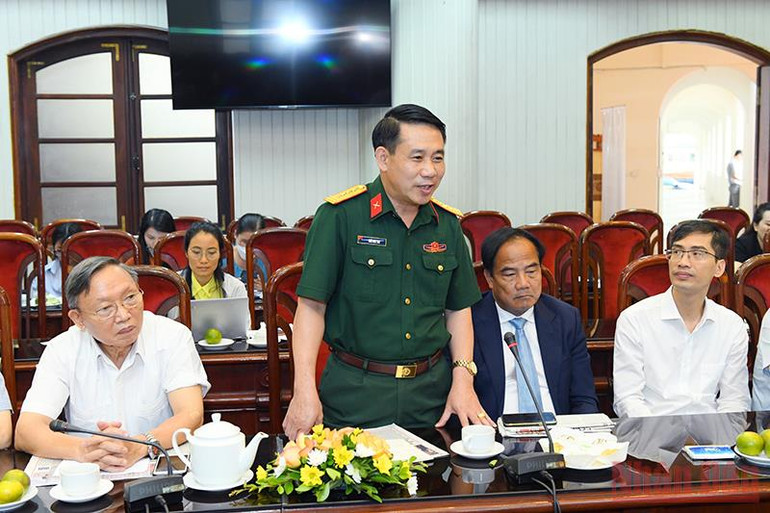 Đại tá Ngô Anh Thu, Phó Tổng Biên tập Báo Quân đội nhân dân phát biểu ý kiến. Phát động Cuộc thi tác phẩm báo chí về đề tài “Học tập và làm theo tư tưởng, đạo đức, phong cách Hồ Chí Minh” giai đoạn 2022-2025 -0