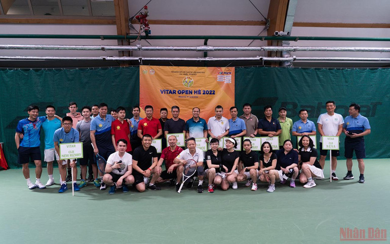 Sôi động giải quần vợt hữu nghị của người Việt tại Nga -0