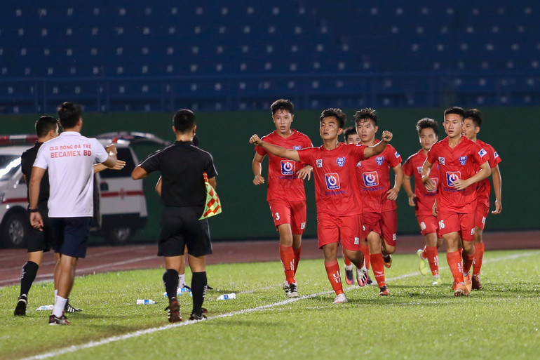 Viettel tạm dẫn đầu bảng A -0