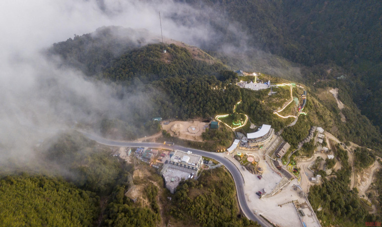 Ngắm “biển mây” đẹp như bồng lai tiên cảnh trên đỉnh Ô Quy Hồ -5