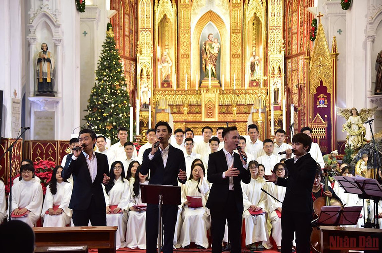 Một mùa Giáng sinh đặc biệt của 2 thành phố lớn Hà Nội và thành phố Hồ Chí Minh -0