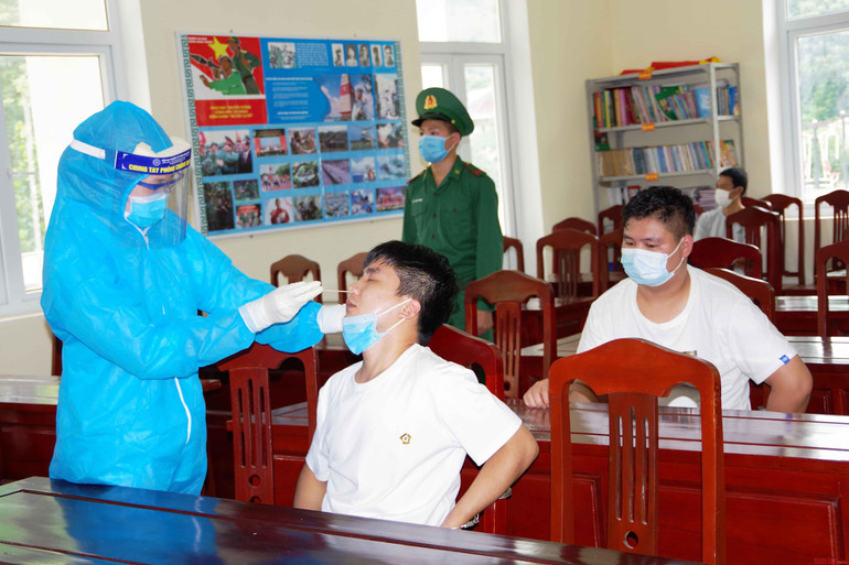 Khởi tố hình sự tổ chức, nhập cảnh trái phép -0