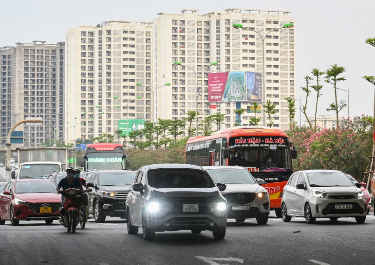 Giao thông thông thoáng khi người dân trở về Hà Nội -0
