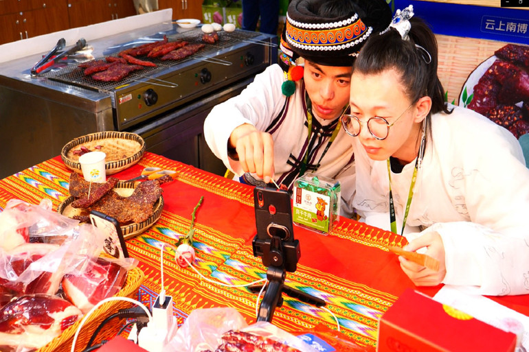 Livestream bán hàng: từ trào lưu đến mũi nhọn kinh tế Trung Quốc -0