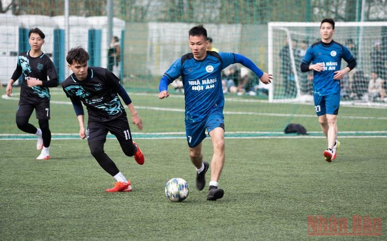 Sinh viên Việt Nam tại Nga tranh tài thể thao -0