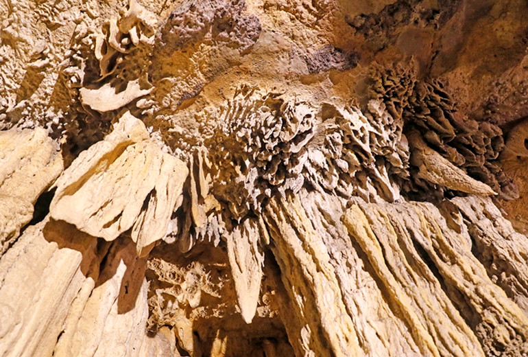 Độc đáo quần thể hang động ở Cao Phong, Hòa Bình -0