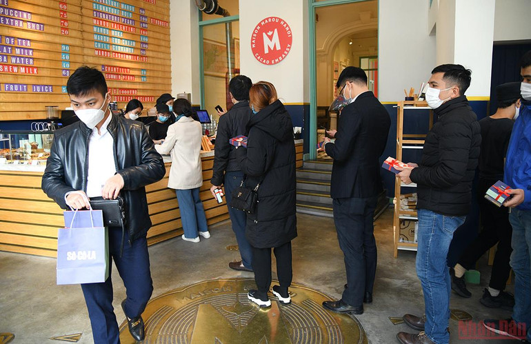 Thị trường quà tặng Valentine 2022: Đa dạng sản phẩm, mua sắm online lên ngôi -0