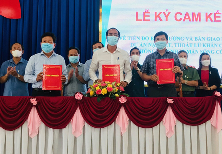 Ký cam kết tiến độ bồi thường, bàn giao mặt bằng thi công Dự án nạo vét sông Cổ Cò. Quảng Nam đẩy nhanh tiến độ thi công nạo vét sông Cổ Cò -0