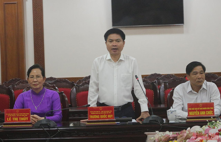 Chủ tịch Ủy ban nhân dân tỉnh Hà Nam phát biểu tại buổi gặp mặt. Hà Nam gặp mặt, tuyên dương các huấn luyện viên, vận động viên tham dự SEA Games 31 -0