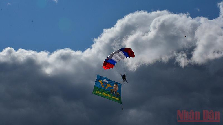 Ấn tượng lễ khai mạc chính thức của cuộc thi Xe tăng hành tiến -0