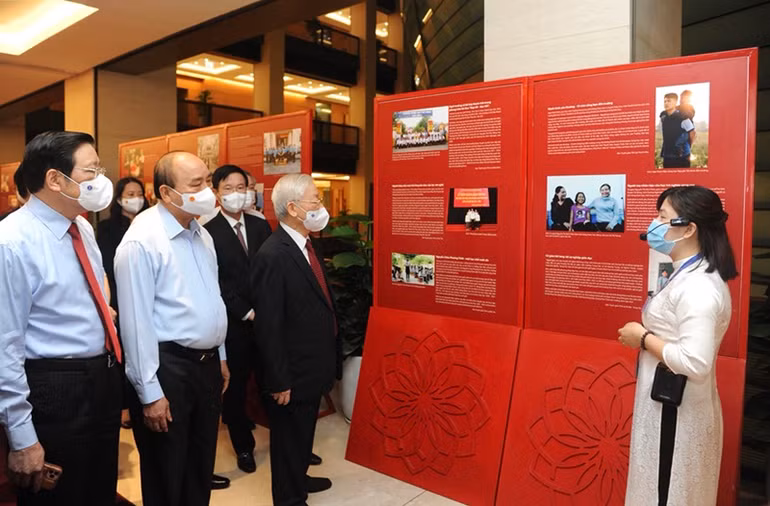 Hội nghị toàn quốc sơ kết 5 năm thực hiện Chỉ thị 05 về đẩy mạnh học tập và làm theo tư tưởng, đạo đức, phong cách Hồ Chí Minh -0