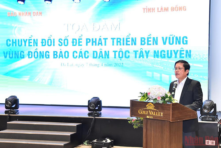 Phó Giám đốc sở Công thương Lâm Đồng Nguyễn Văn Khánh phát biểu tham luận. (Ảnh: THỦY NGUYÊN) Cần “cú huých” cho chuyển đổi số trong nông nghiệp ở Tây Nguyên -0
