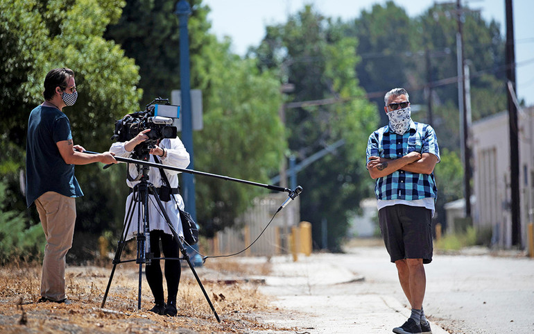 Hollywood vật lộn với Covid-19 - Nhìn từ trường hợp của Robert Pattinson -0