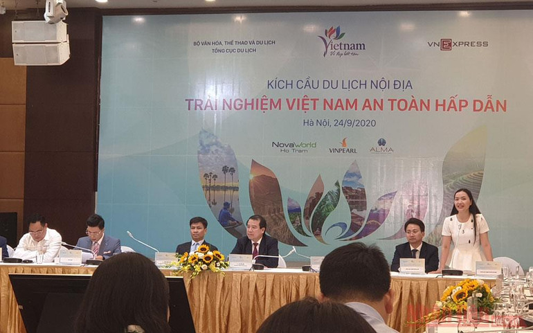 Bà Võ Thị Ngọc Thúy, Phó Giám đốc Sở Du lịch TP Hồ Chí Minh chia sẻ tại Hội nghị (Ảnh: TRANG LINH) An toàn và hấp dẫn: yếu tố then chốt của kích cầu du lịch cuối năm -0