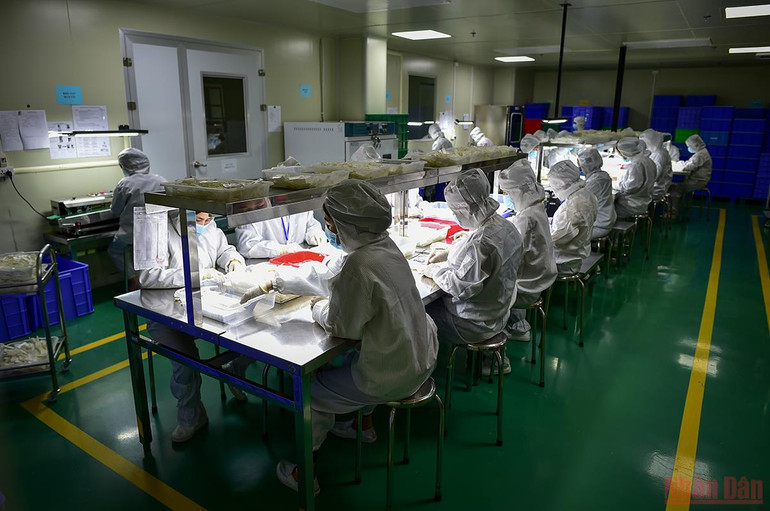 Cận cảnh quy trình sản xuất kit Test nhanh kháng nguyên SARS-CoV-2 “Made in Viet Nam” -0
