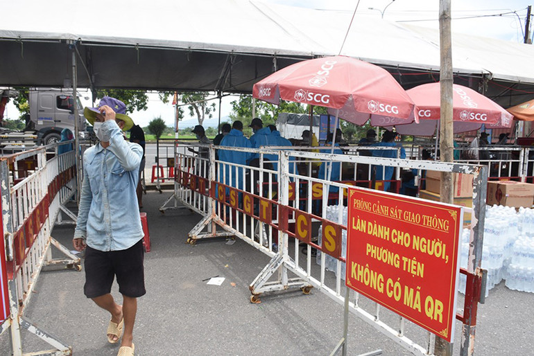 Đà Nẵng kiểm soát chặt chẽ, nhiều phương tiện buộc quay đầu -0