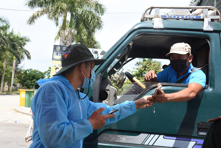 Đà Nẵng kiểm soát chặt chẽ, nhiều phương tiện buộc quay đầu -0